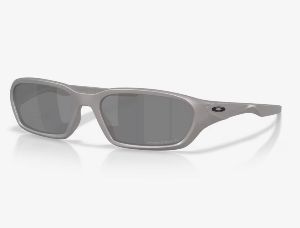 Oakley: Terraforma Titanium