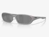 Oakley: Terraforma Titanium