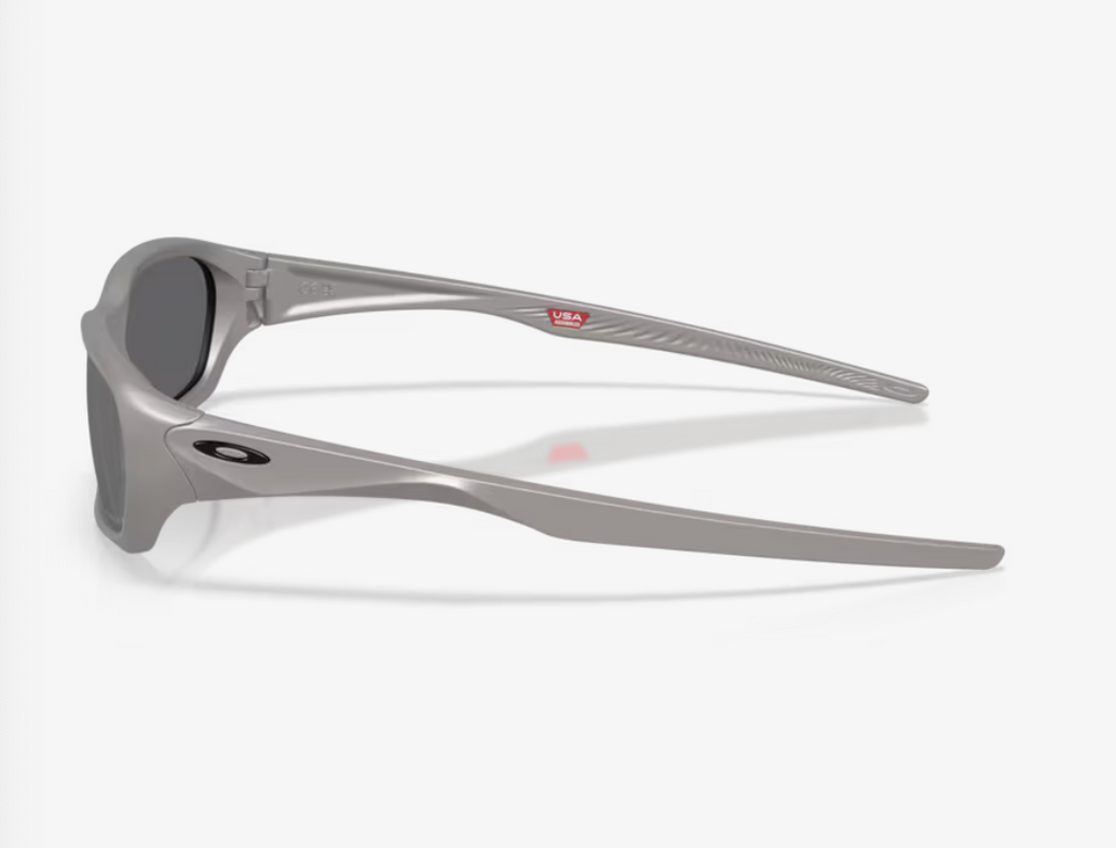 Oakley: Terraforma Titanium