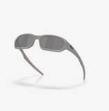 Oakley: Terraforma Titanium