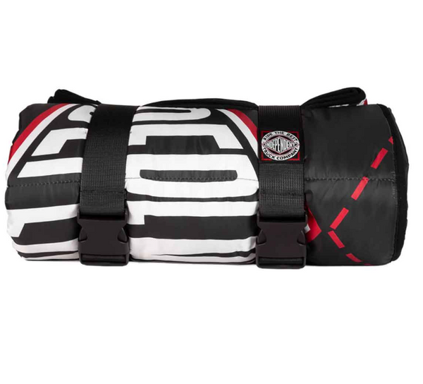 independent ブランケット Independent BTG Pivot Quilted Blanket - Black/White/Red